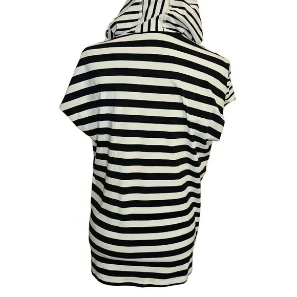 Urban Daisy Blouse S NWT - Picture 5 of 7